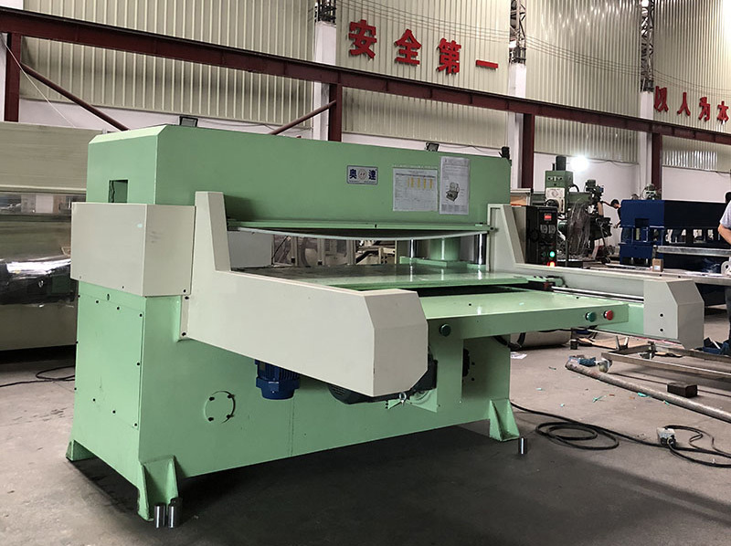 單（雙）邊自動(dong)送料裁斷機